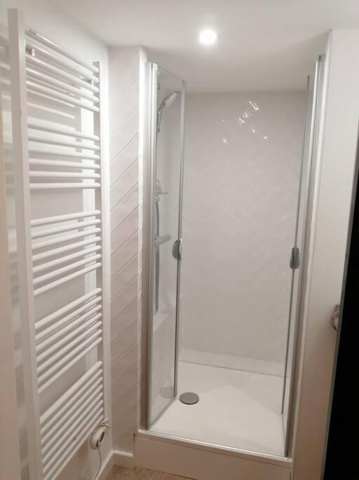 A 300 Metres De Paris 13, Superbe Deux Pieces Neuf Apartment Ivry-sur-Seine Bagian luar foto